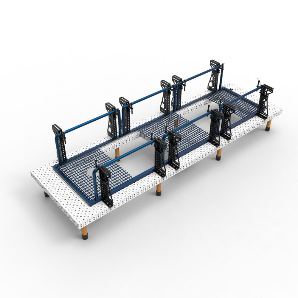 Białe i niebieskie stoły warsztatowe z zaciskami.