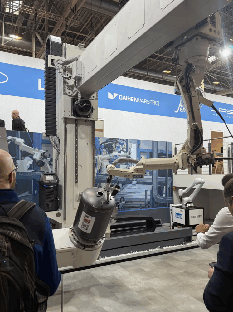 Robot przemysłowy na wystawie technologicznej